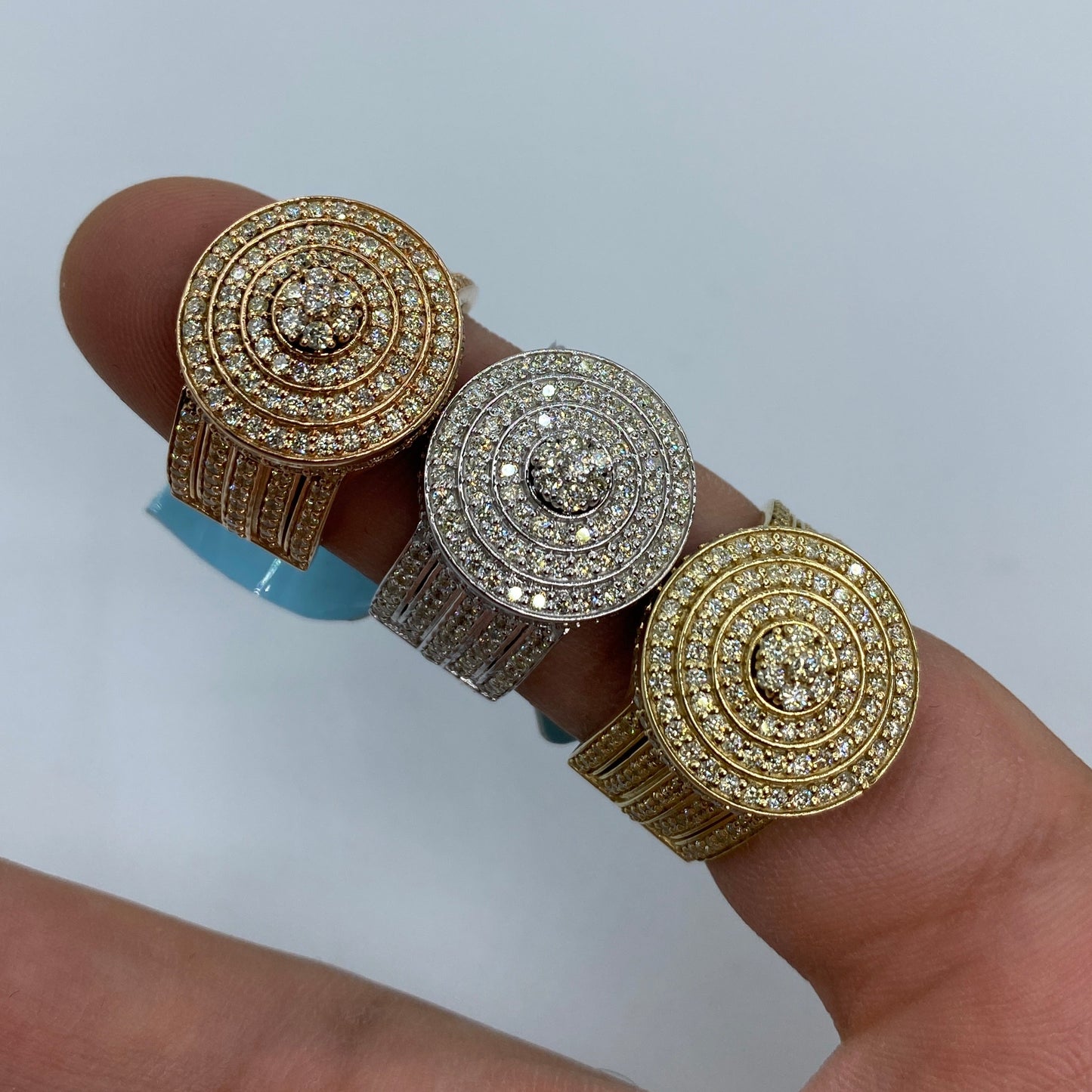 14K Circle Diamond Wave Ring