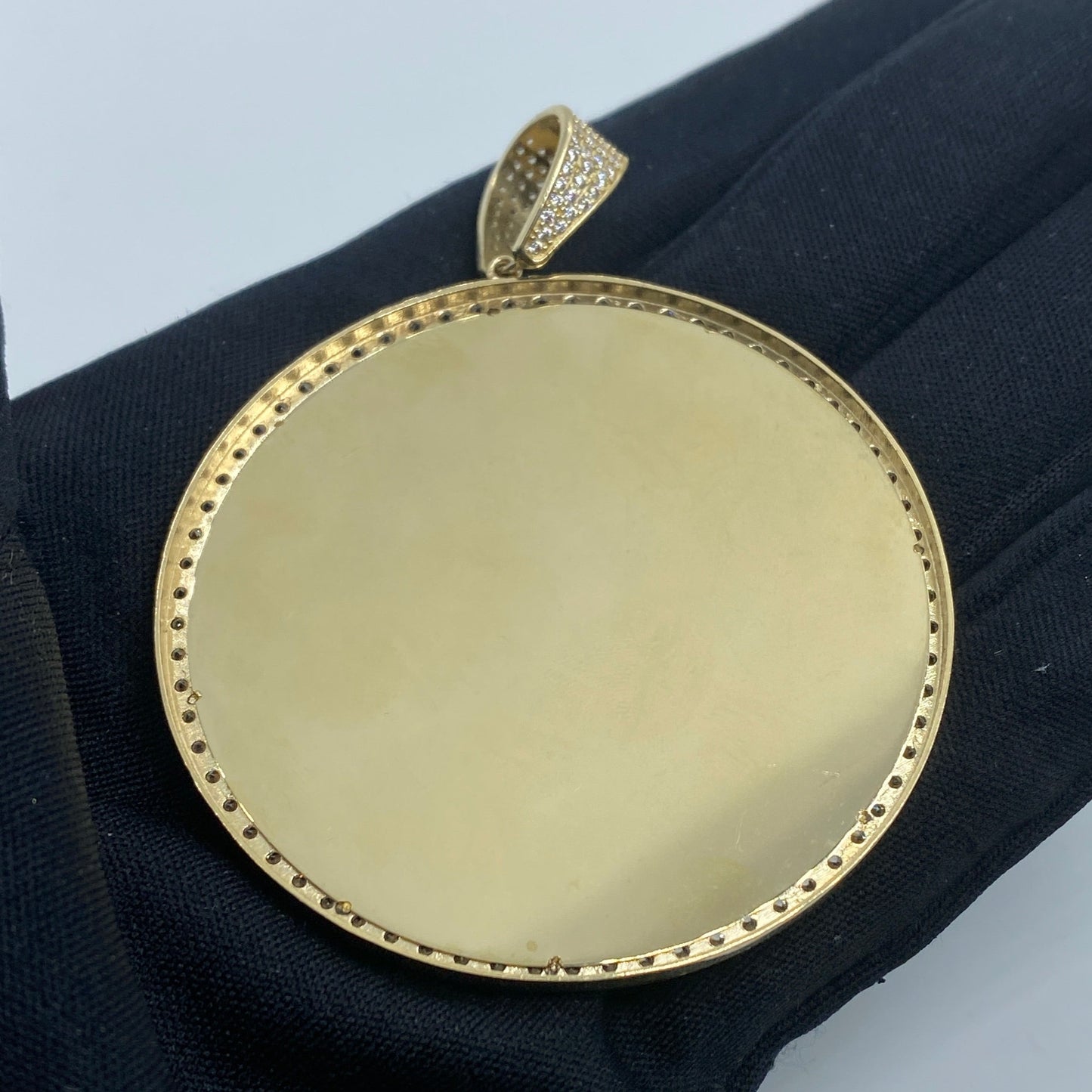 10K Circle Picture Photo Pendant