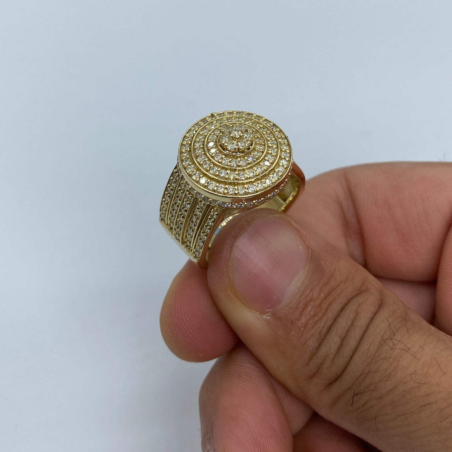 14K Circle Diamond Wave Ring