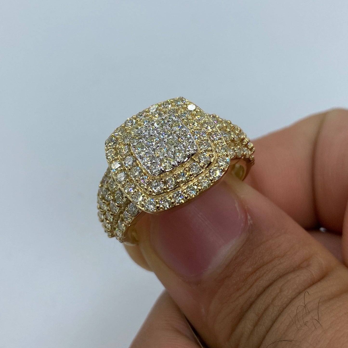 10K Square Elegant Diamond Ring