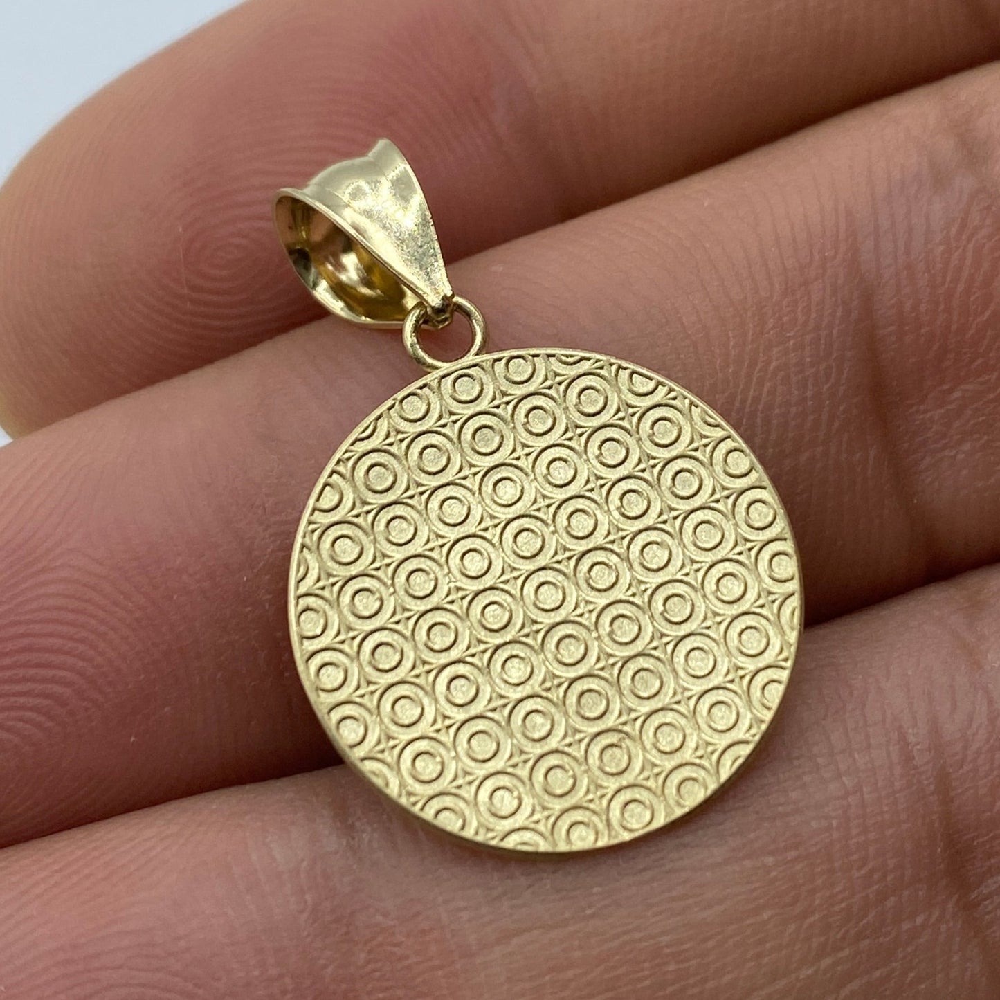 14K Saint Anthony Round Pendant