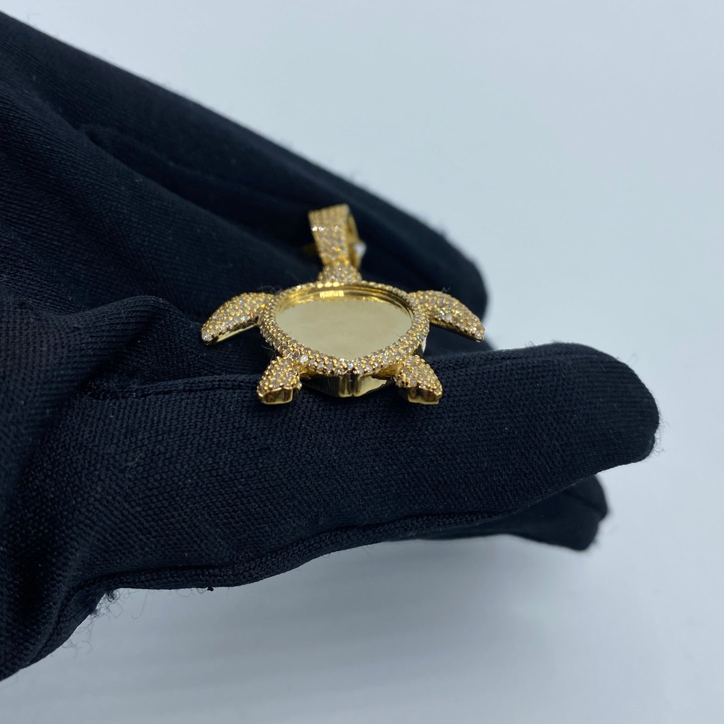 14K Sea Turtle Picture Photo Diamond Pendant
