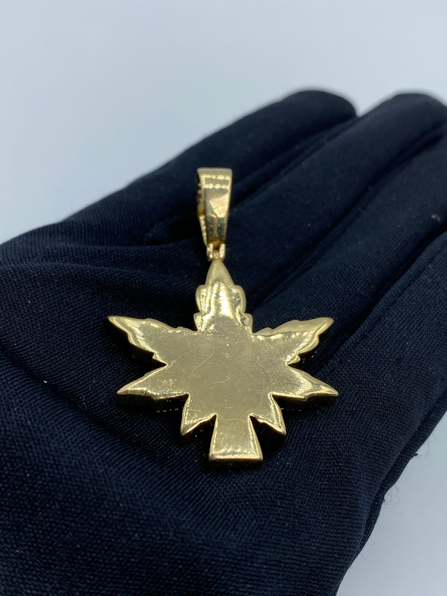 Weed Cannabis Pendant 3.7ct
