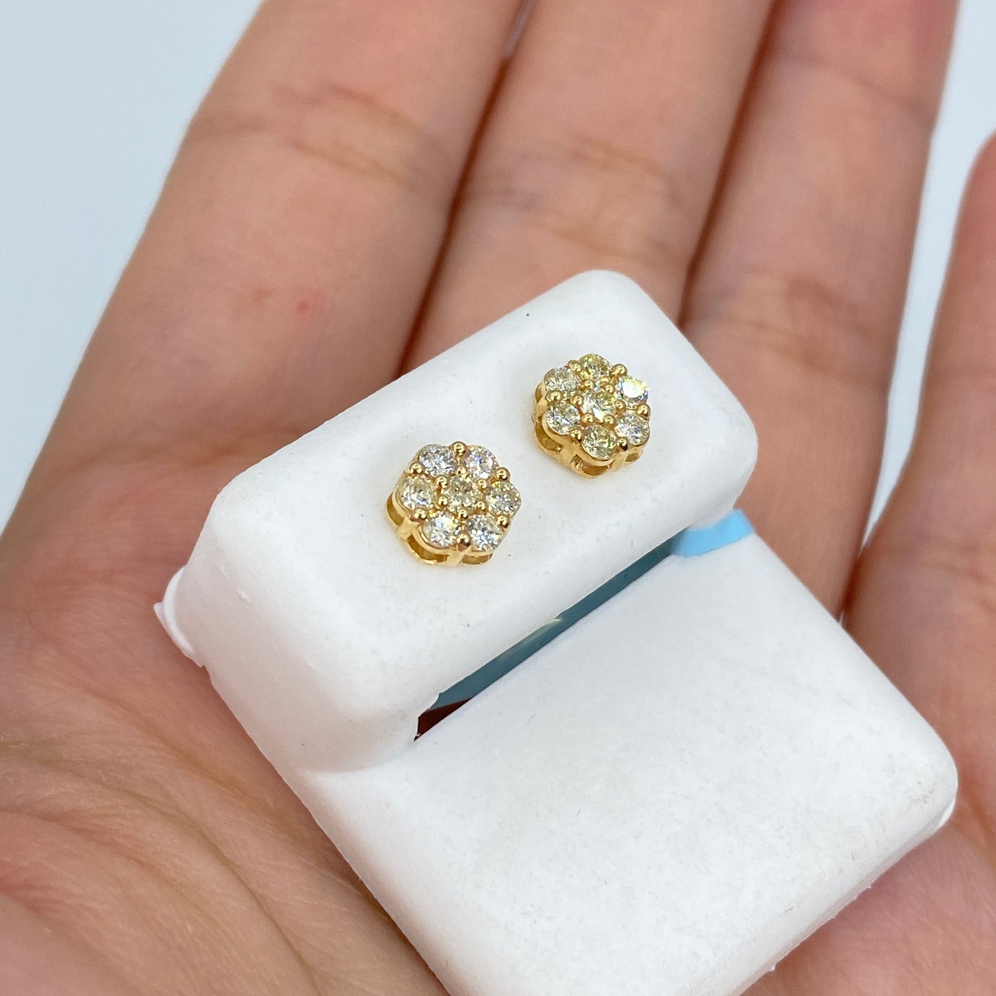 14K Flower Diamond Earrings 0.9ct