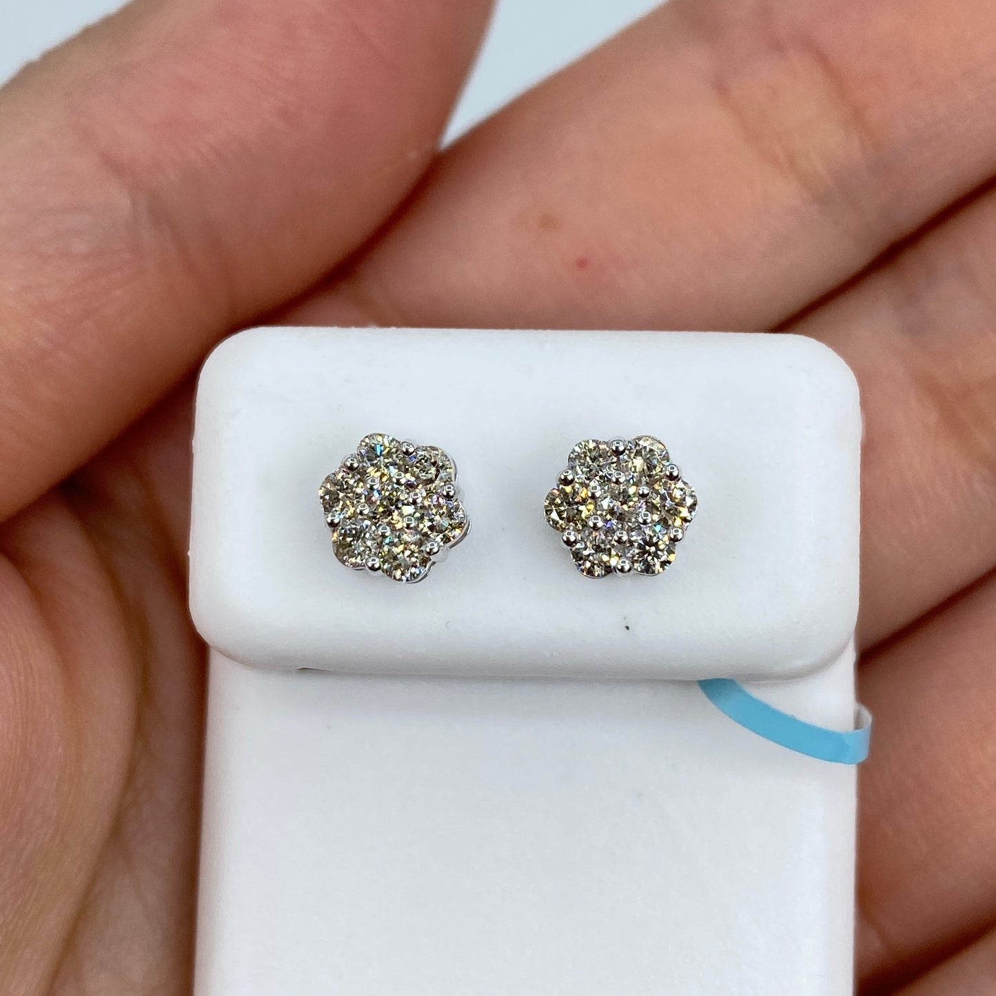 14K Flower Diamond Earrings 0.9ct