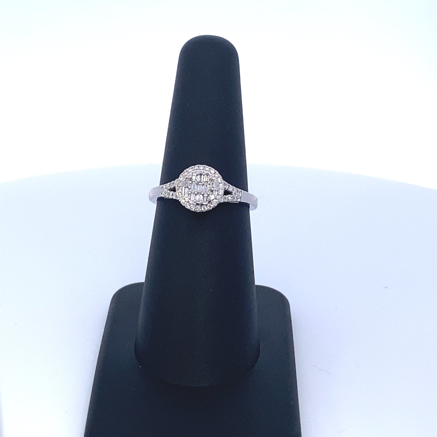 14K Circle Baguette Ring