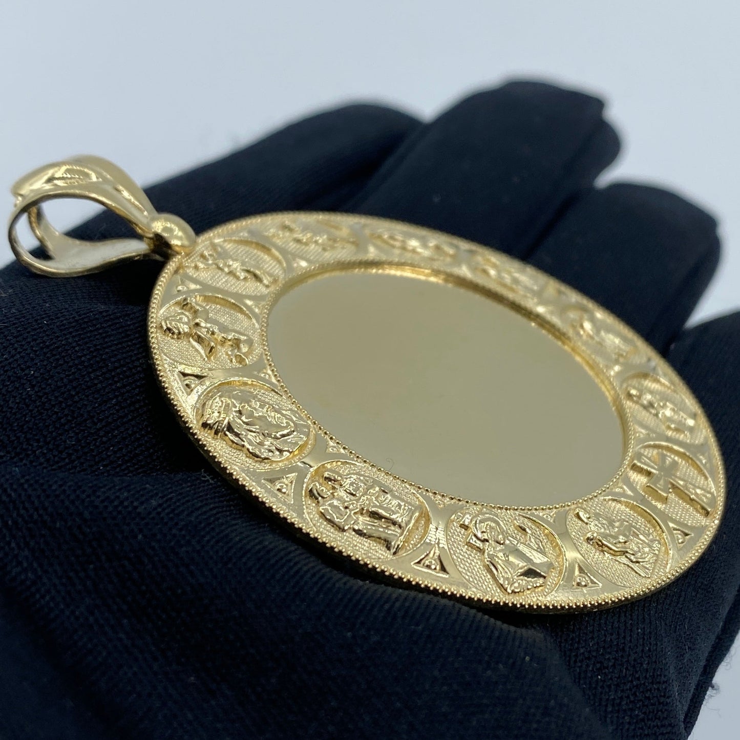 14K Jesus Save Us Circle Picture Photo Pendant