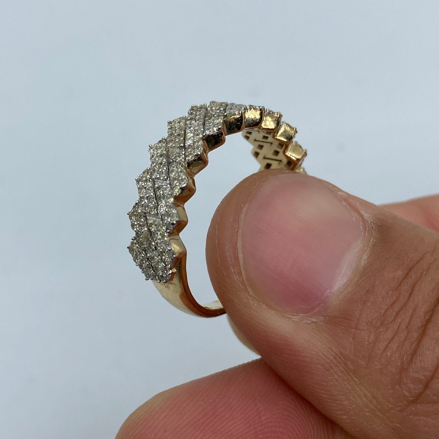 10K Closed Cuban Link Diamond Ring