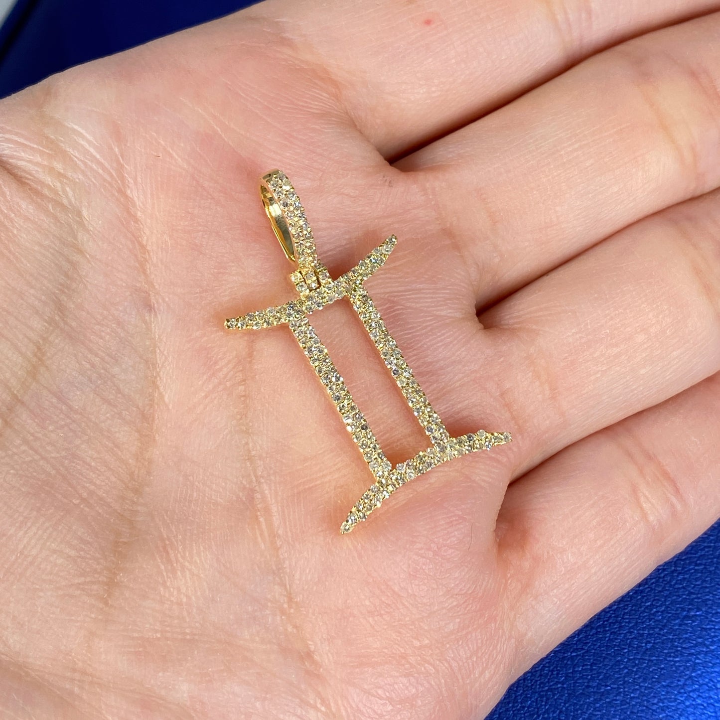 10K Gemini Sign Diamond Pendant