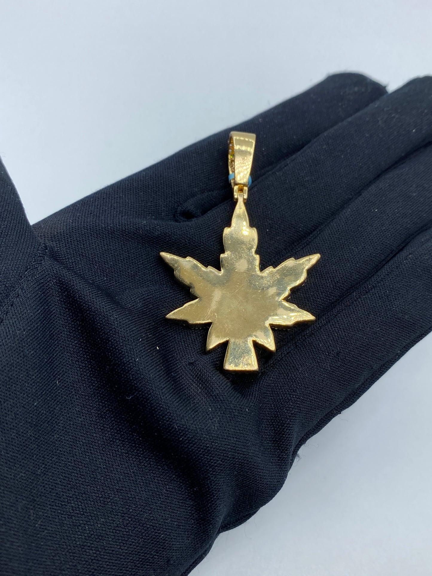 14k Weed Pendant 3.7ct