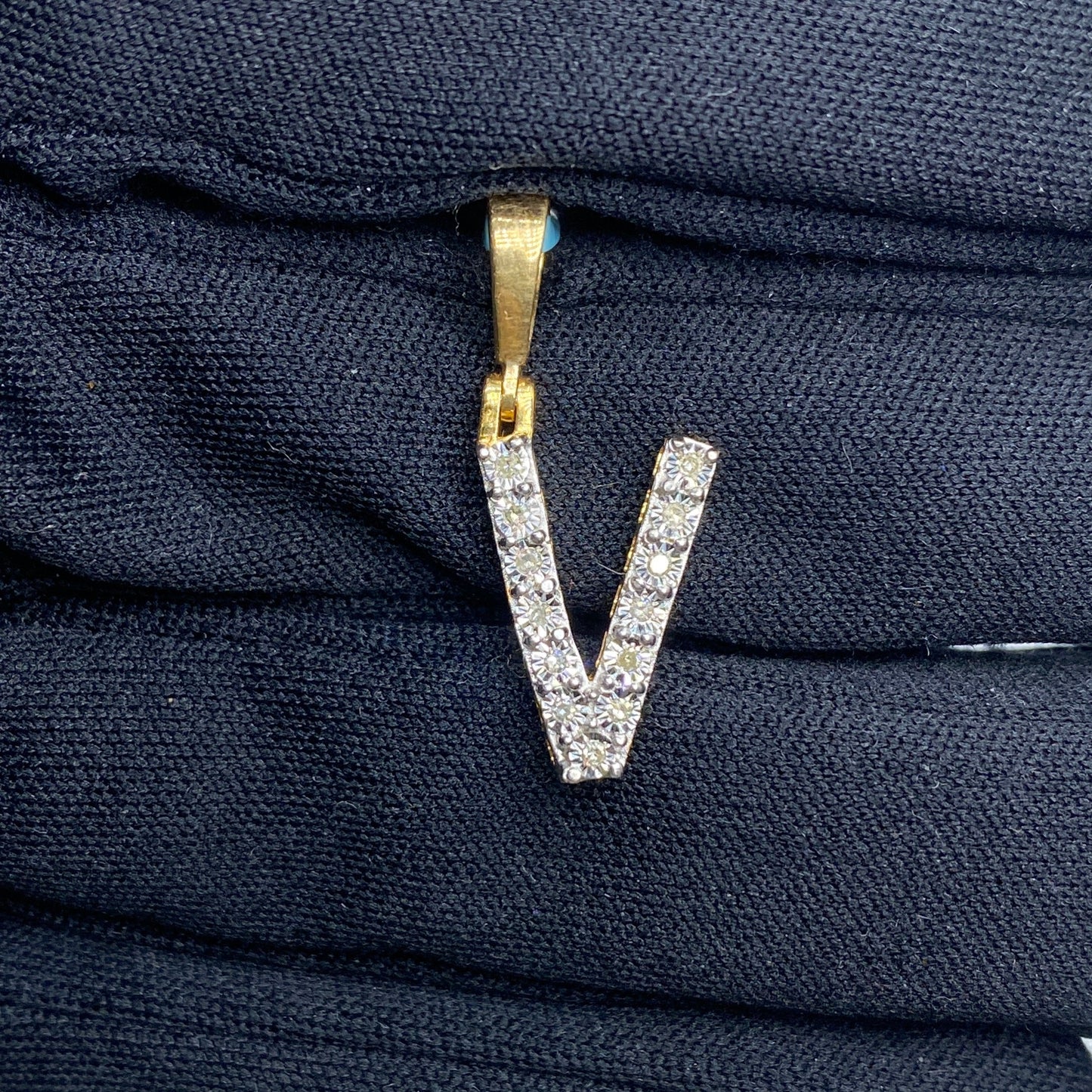 14k Single Stone Initial V Pendant