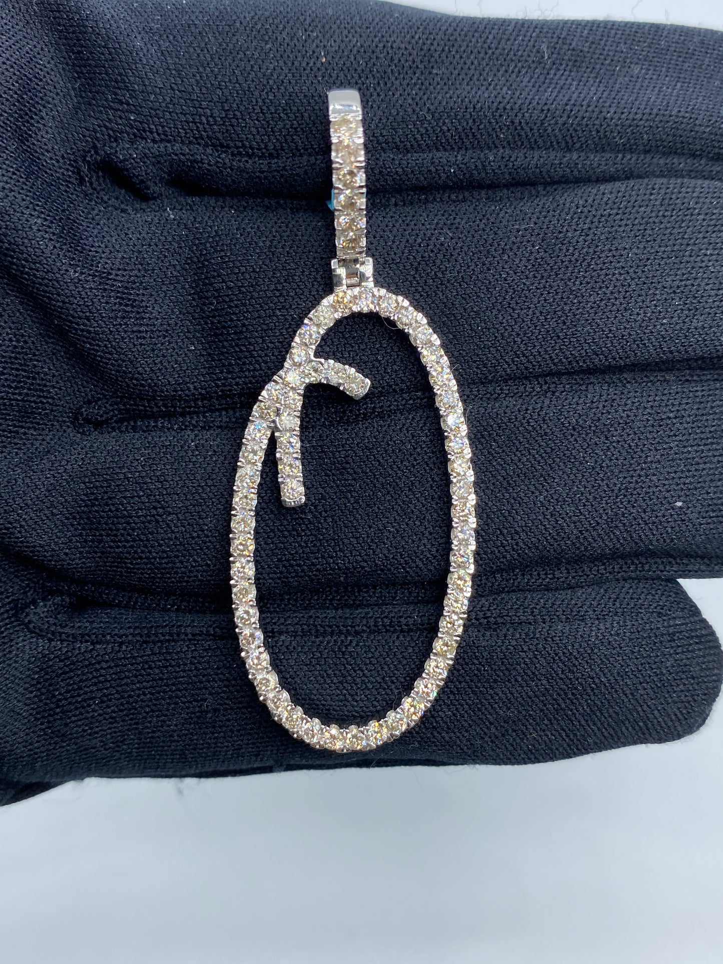 14k Initial O Large Script Pendant