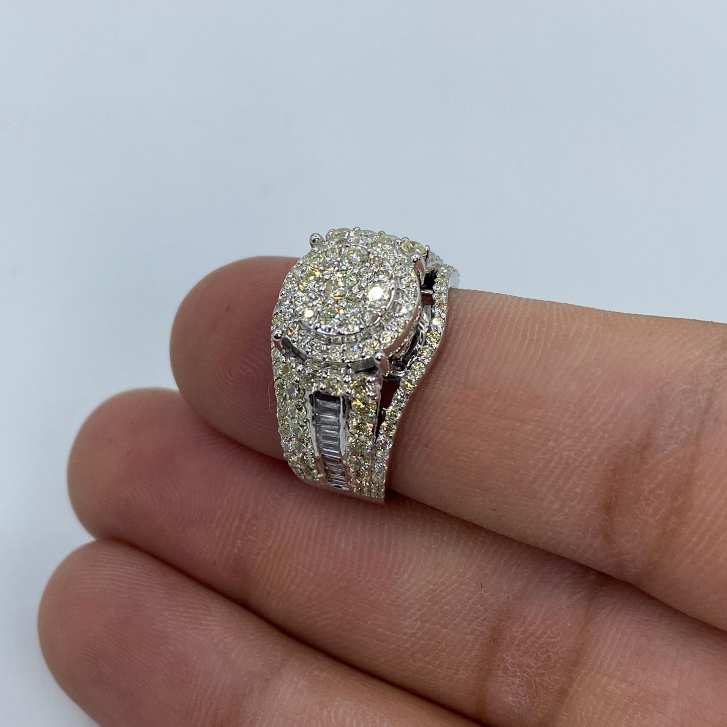 14K Circle Ring With Diamond Baguette Sides