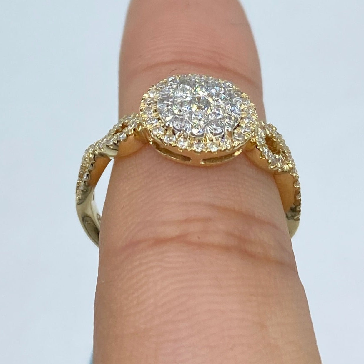 14K Forever Circle Halo Diamond Ring