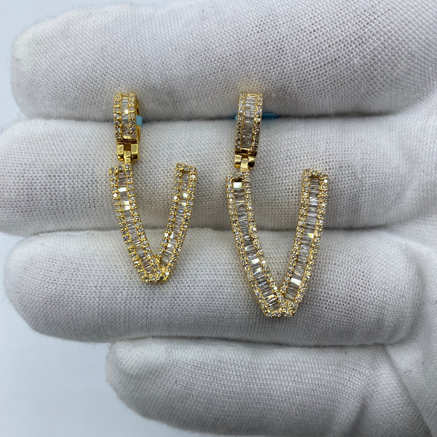 14K Initial V Diamond Baguette Pendant