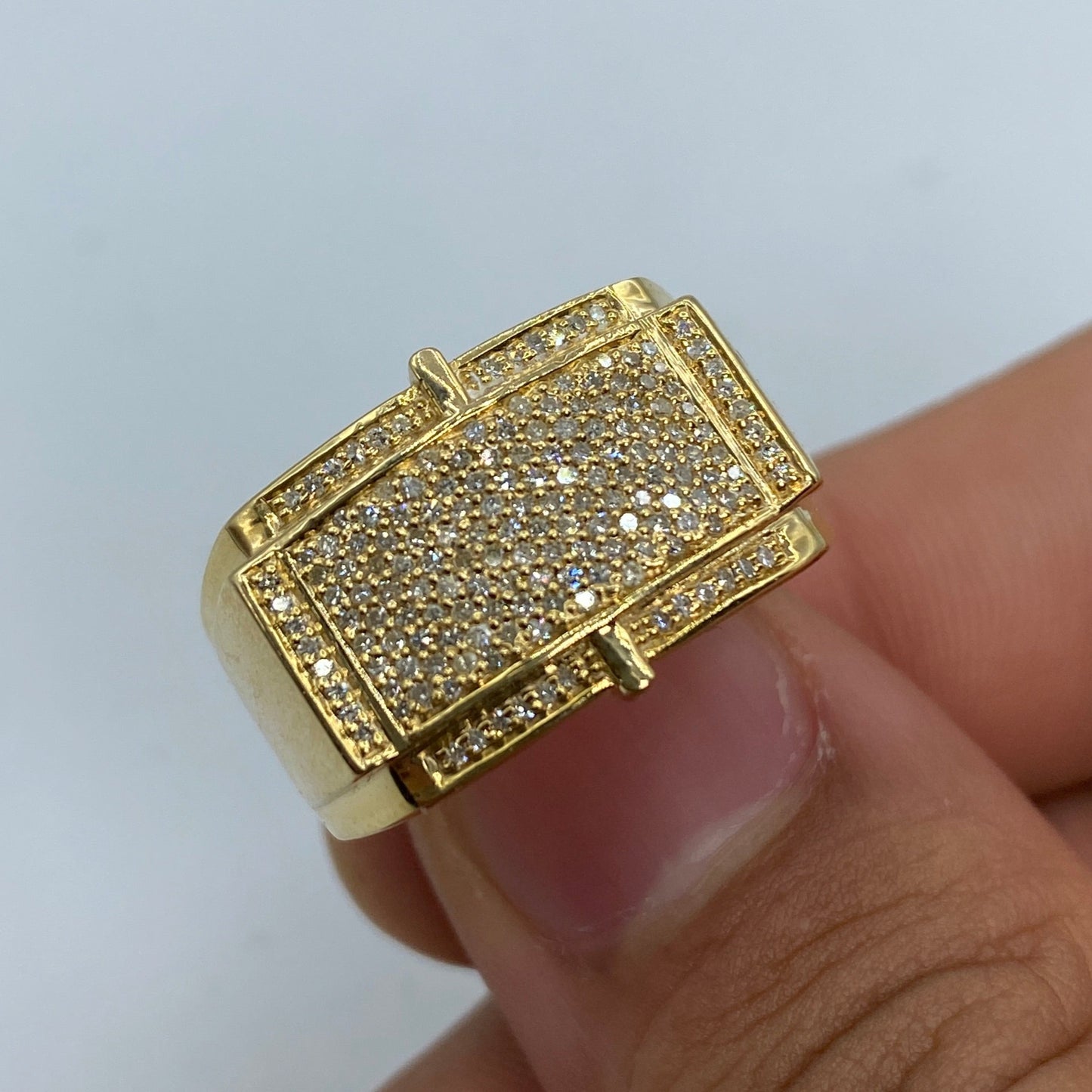 10K Rectangle Lavish Diamond Ring