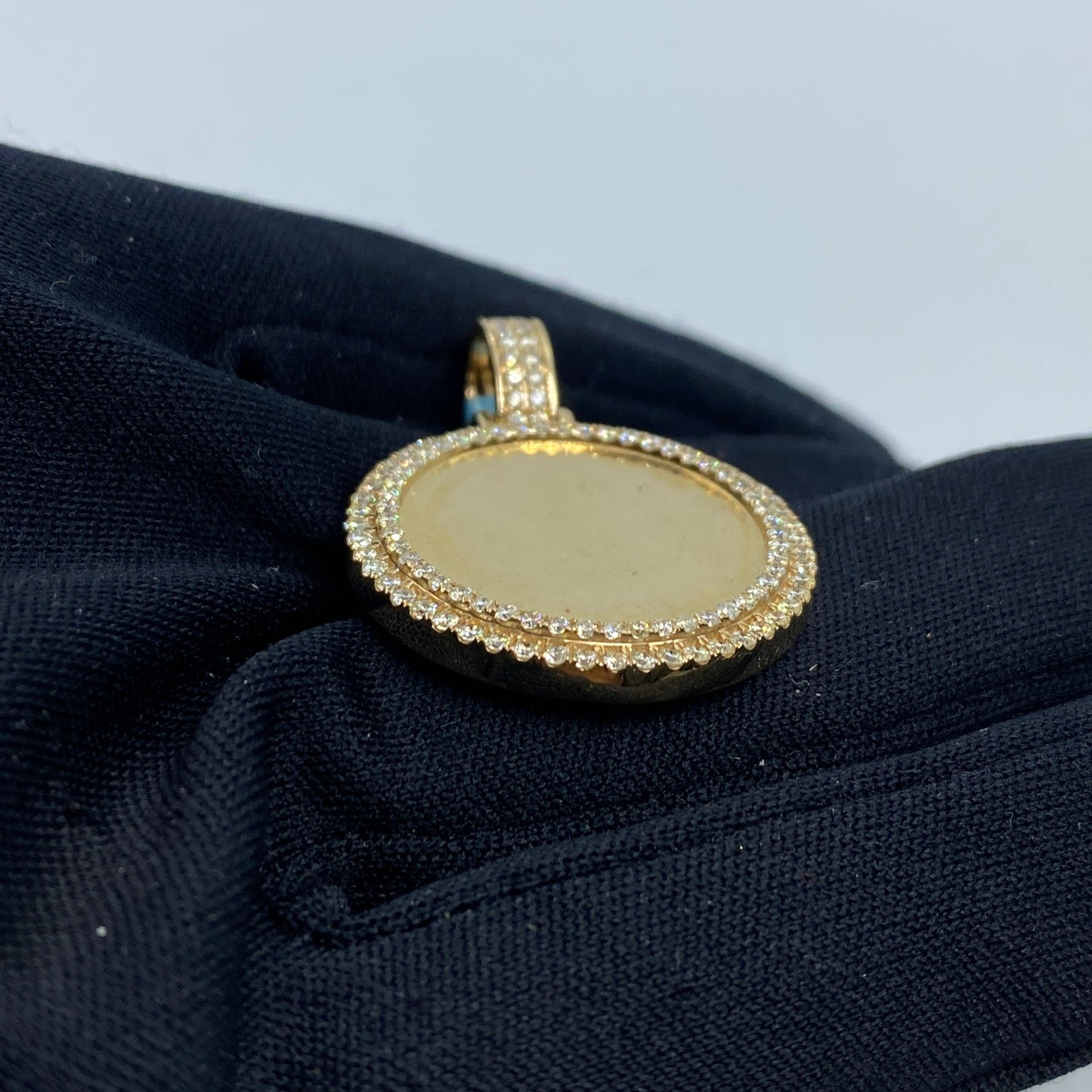 14K Circle Diamond Picture Photo Pendant