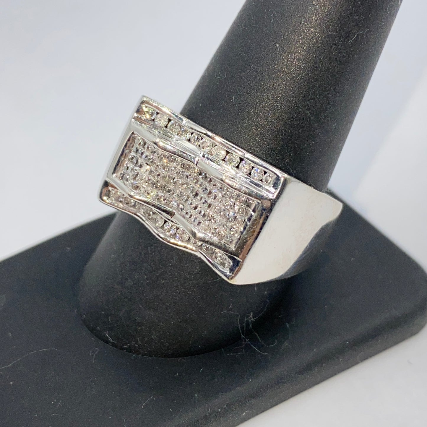 10K Anarchy Diamond Ring