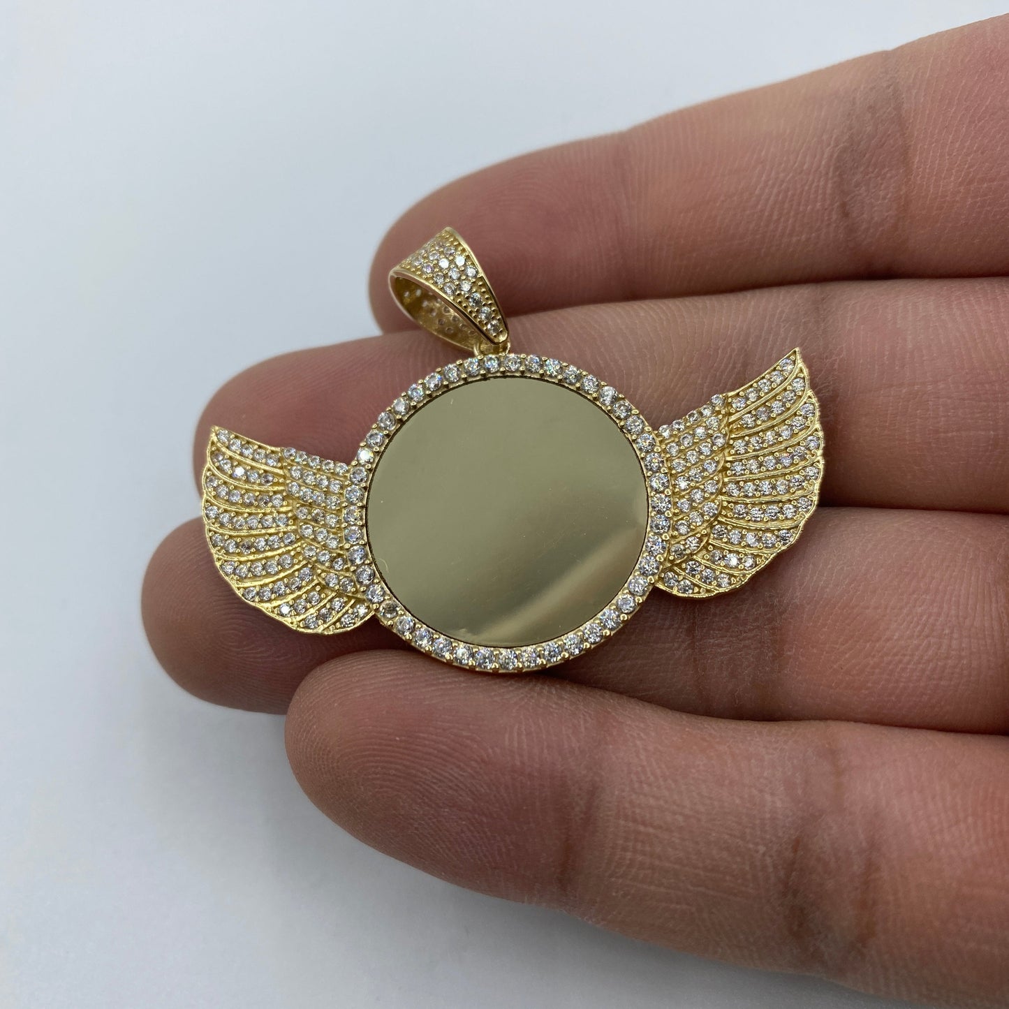 10K Angel Wings Round Picture Photo Pendant