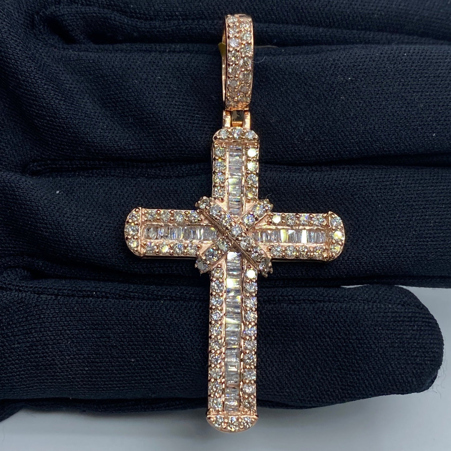 10K Knot Diamond Cross Pendant