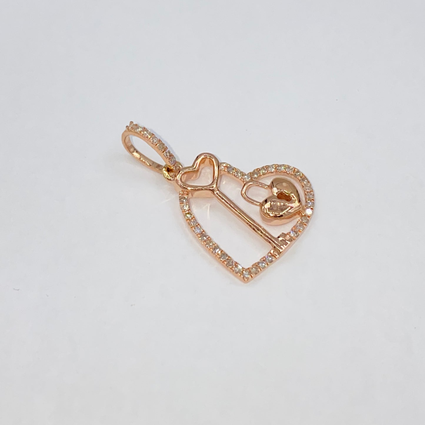 10K Key & Lock Heart Diamond Pendant