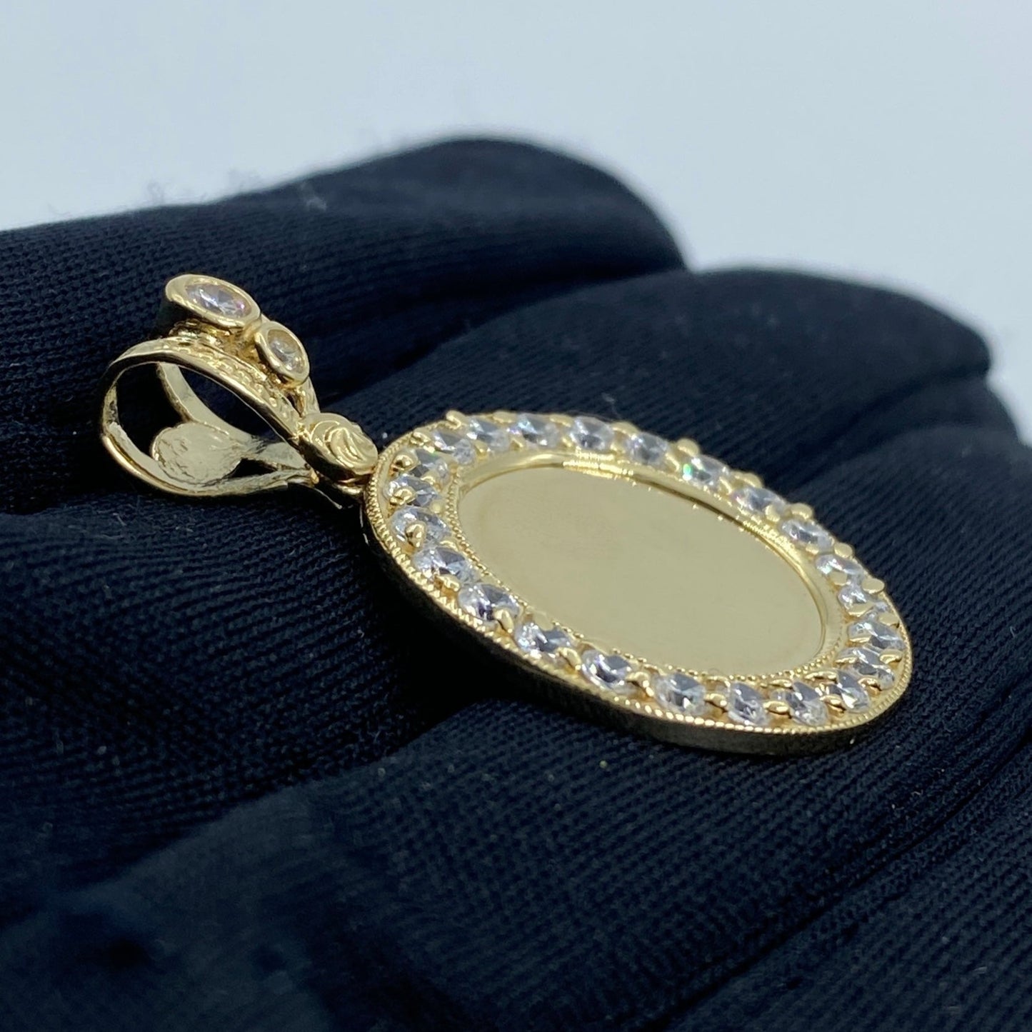 14K Circle Picture Photo Pendant