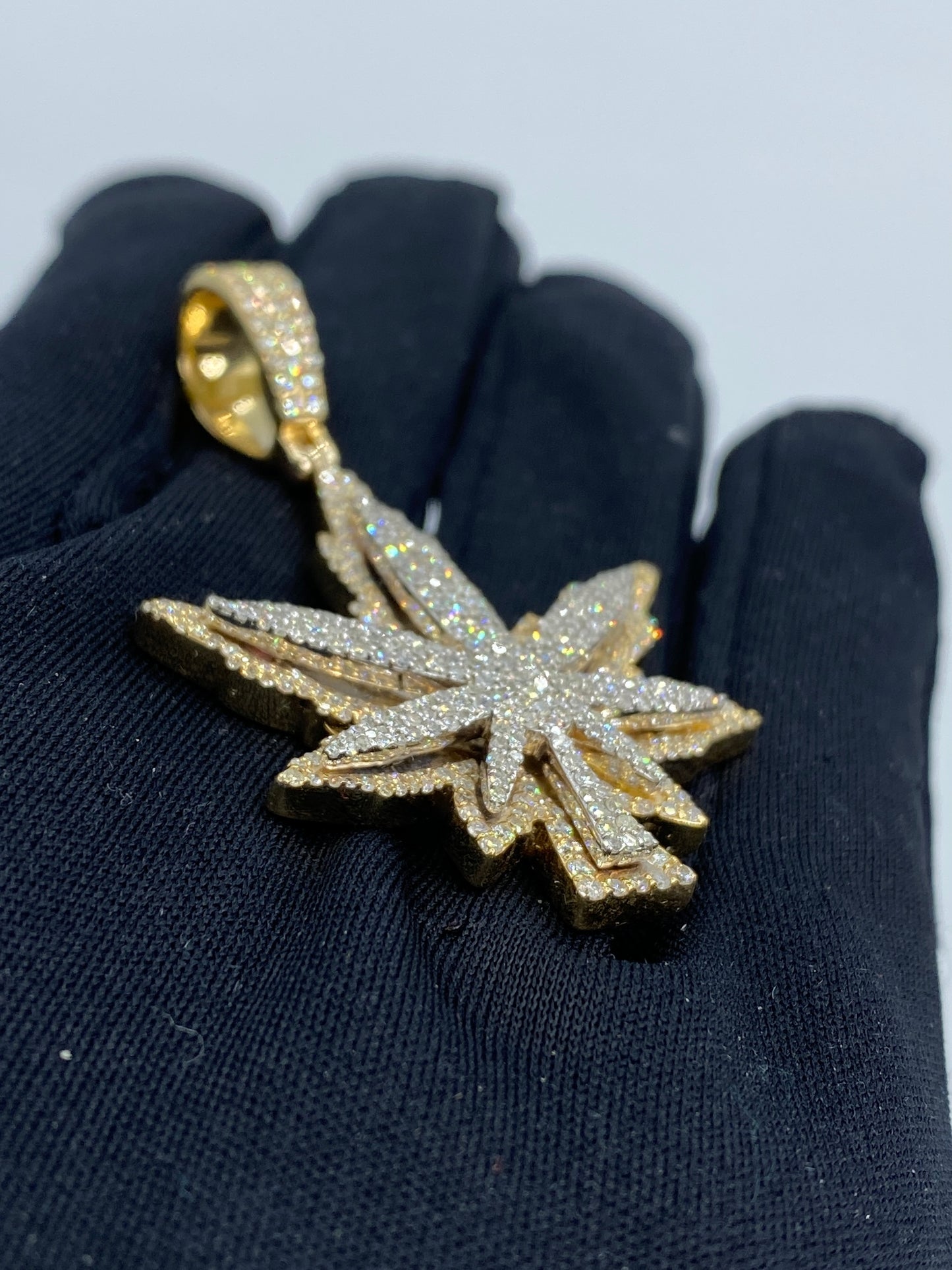 Weed Cannabis Pendant 3.7ct