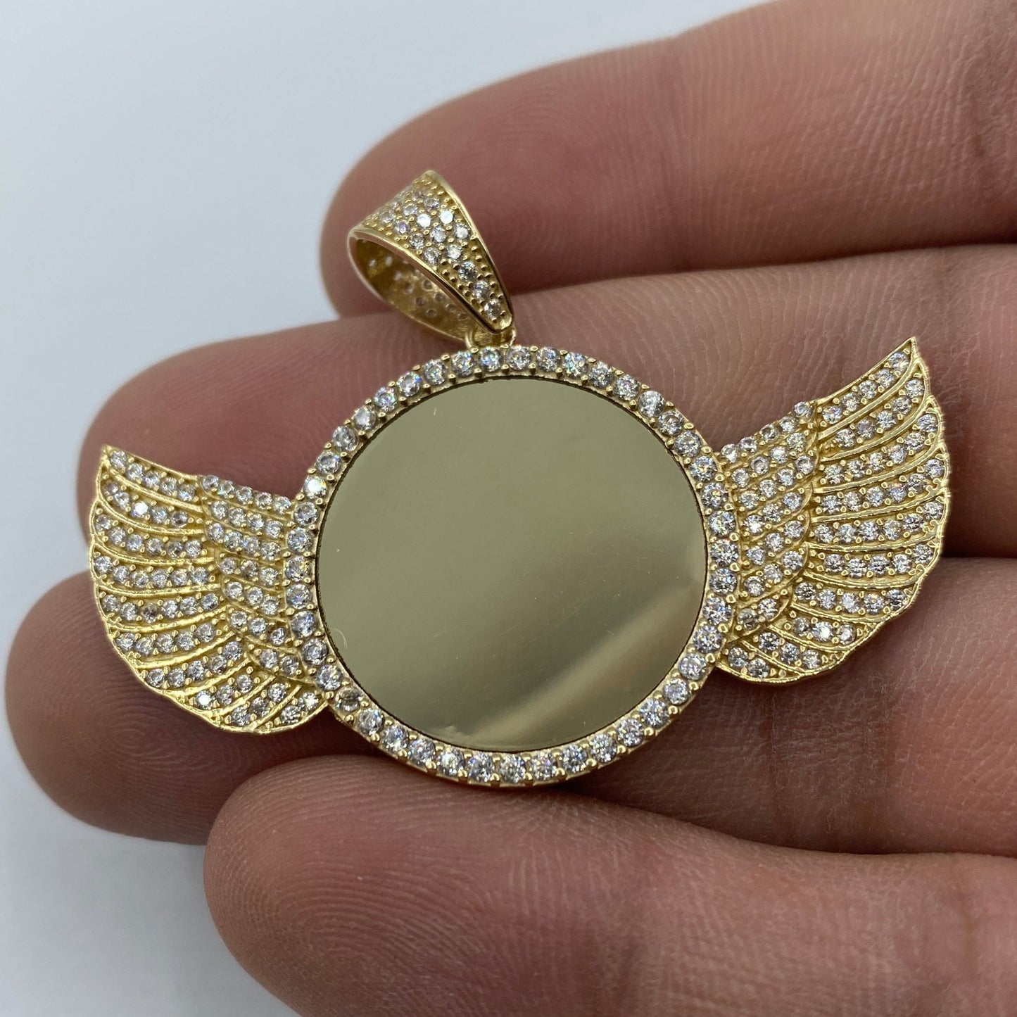 14K Angel Wings Round Picture Pendant