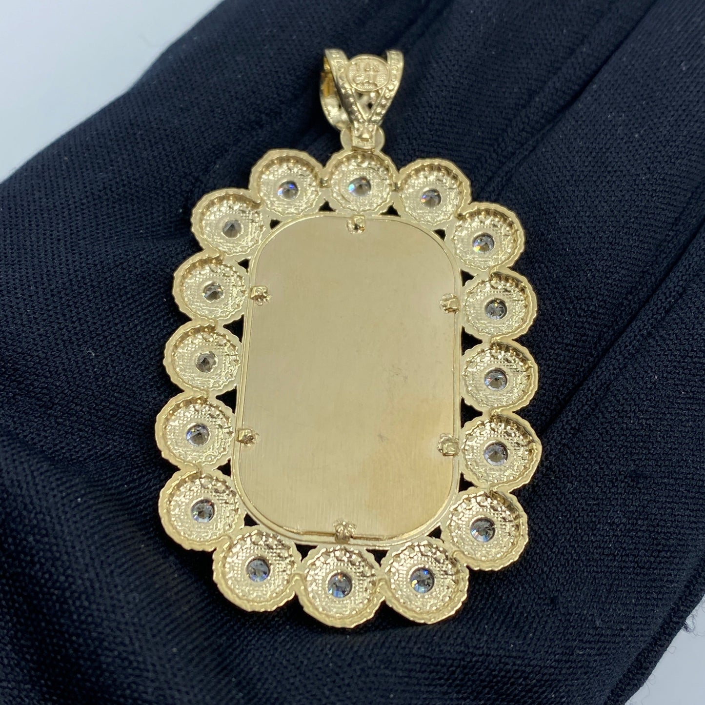 10K Rounded Rectangle Flower Picture Photo Pendant