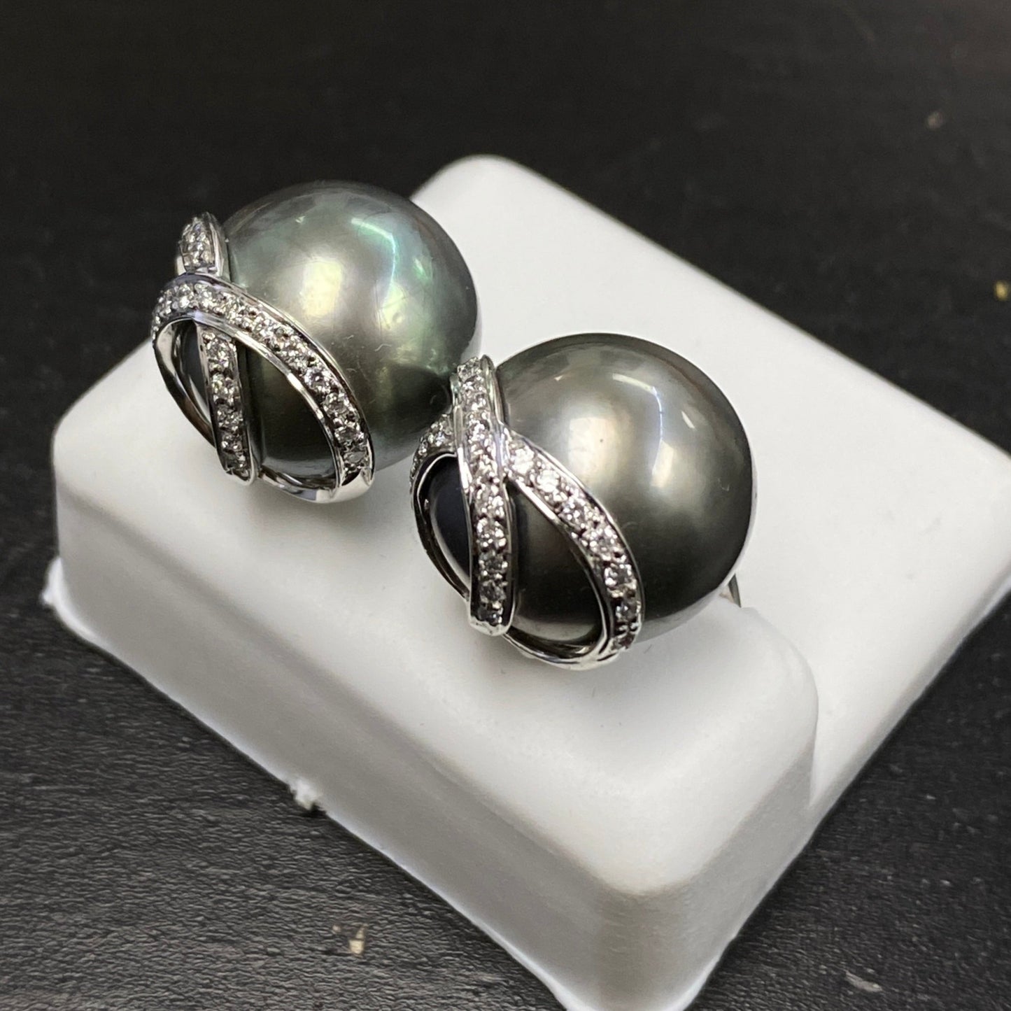 18K Tahitian Pearl Earrings