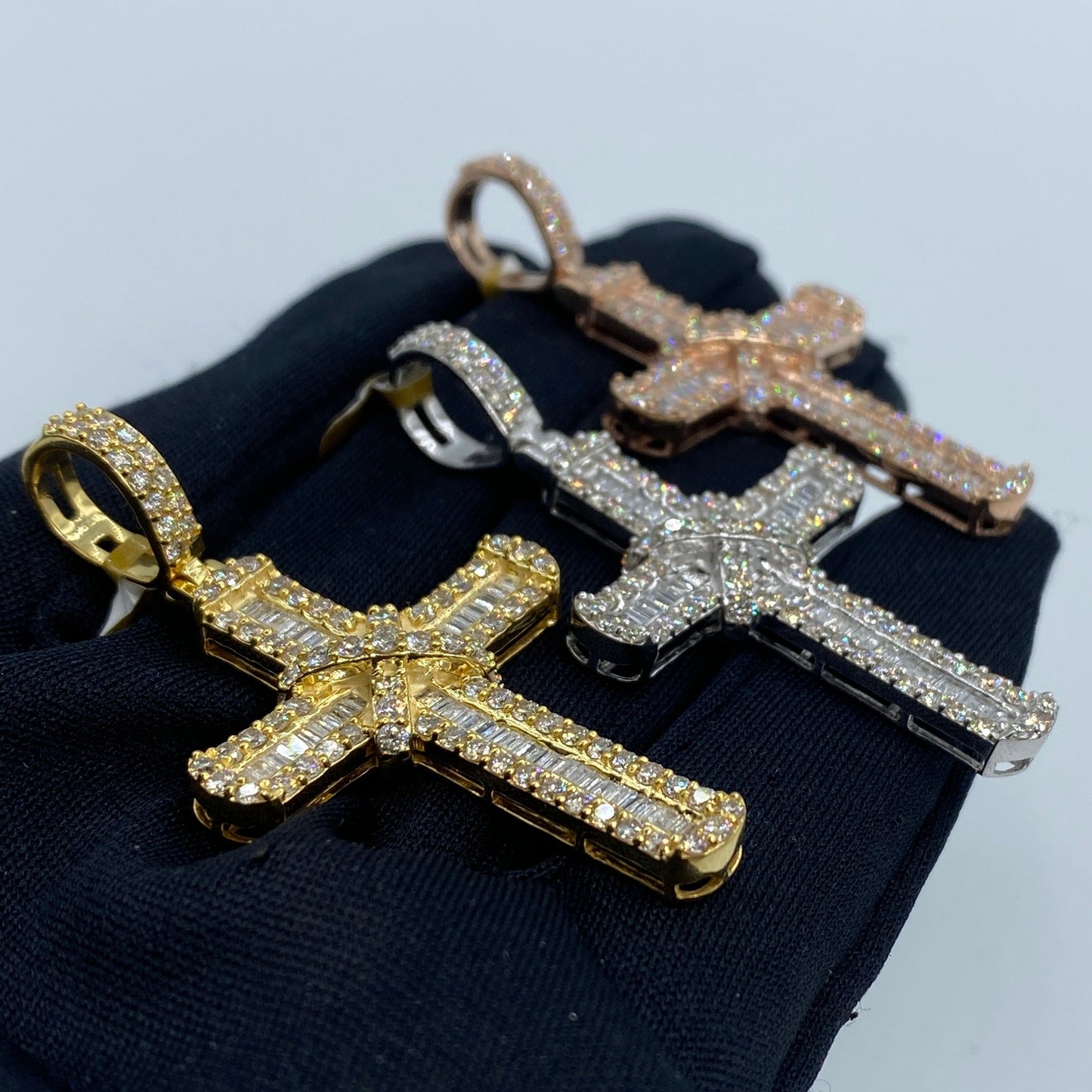 10K Knot Diamond Cross Pendant