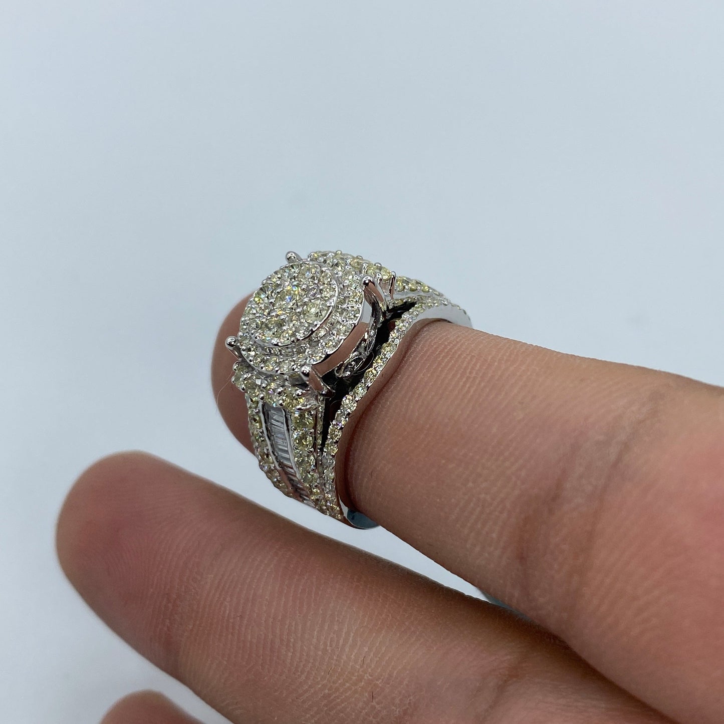 14K Circle Ring With Diamond Baguette Sides