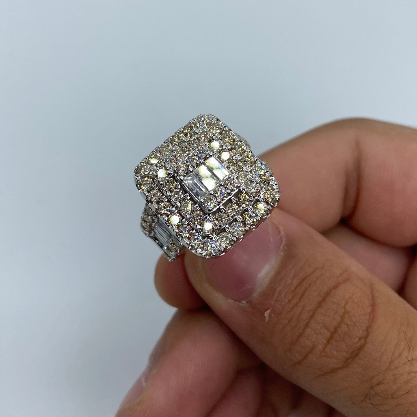 14K Rectangle Center Diamond Baguette Ring in White