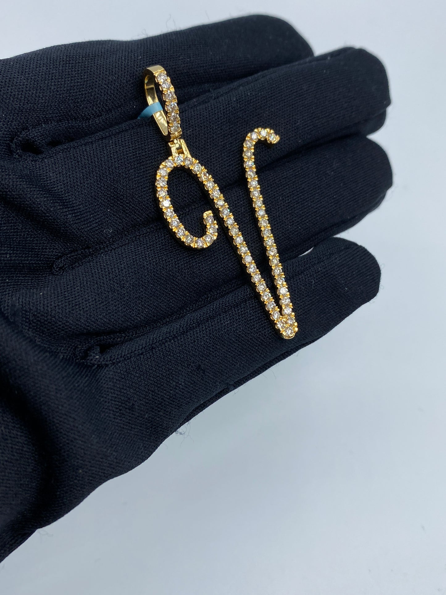 14k Initial V Large Script Pendant