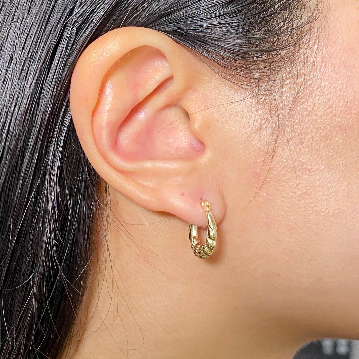 10K Seashell Oval Hoop Earrings
