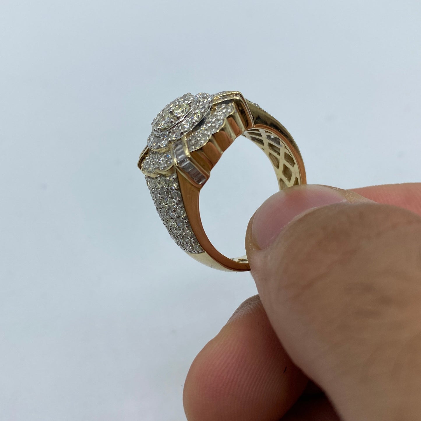10K Divine Flower Diamond Ring