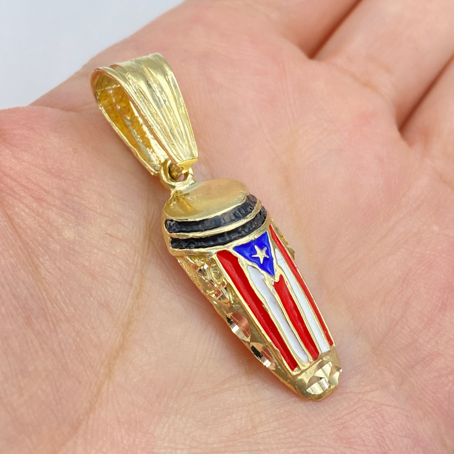 10K Pendaro Puerto Rico Pendant