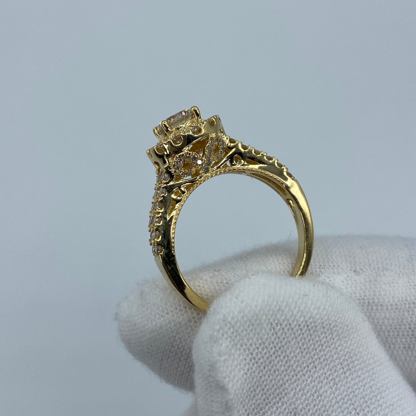 14K Round Large Center Stone Diamond Engagement Ring