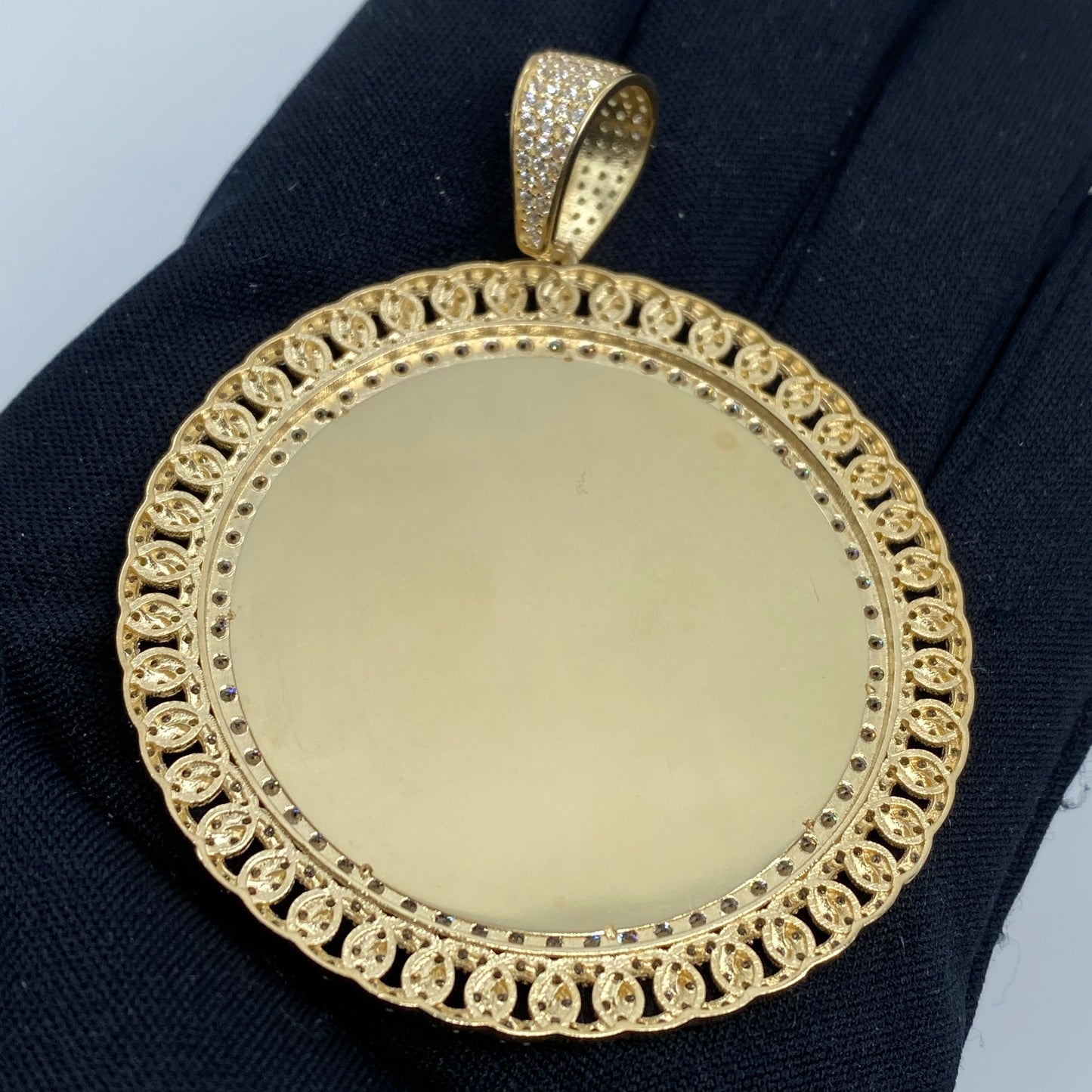 14K Cuban Circle Picture Photo Pendant