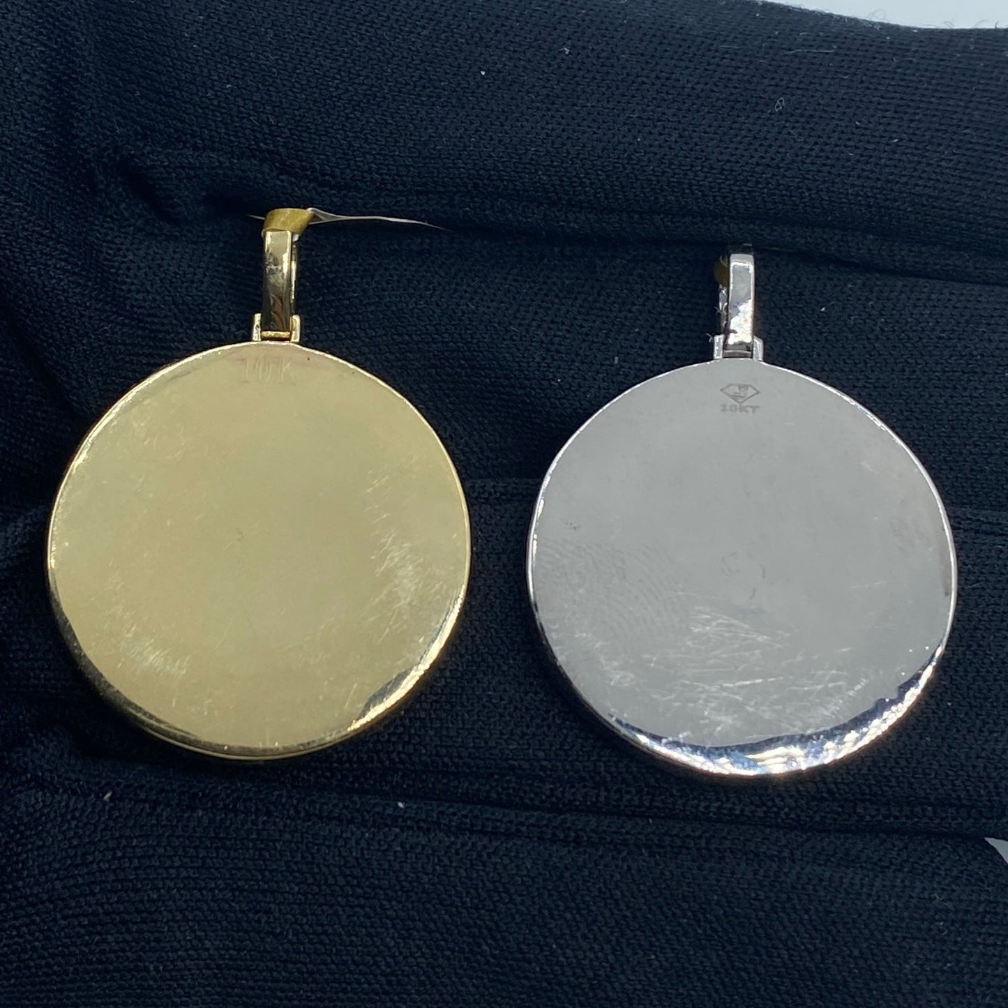 Circle Picture Diamond Pendant