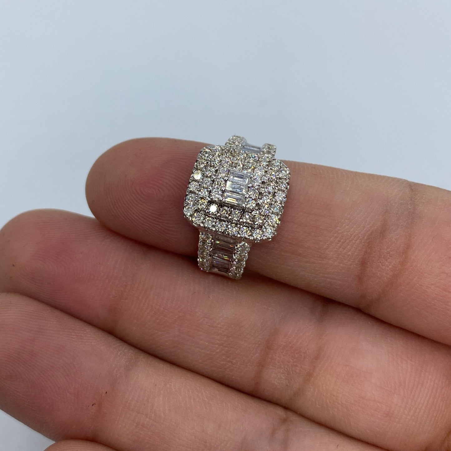 14K Rectangle Center Diamond Baguette