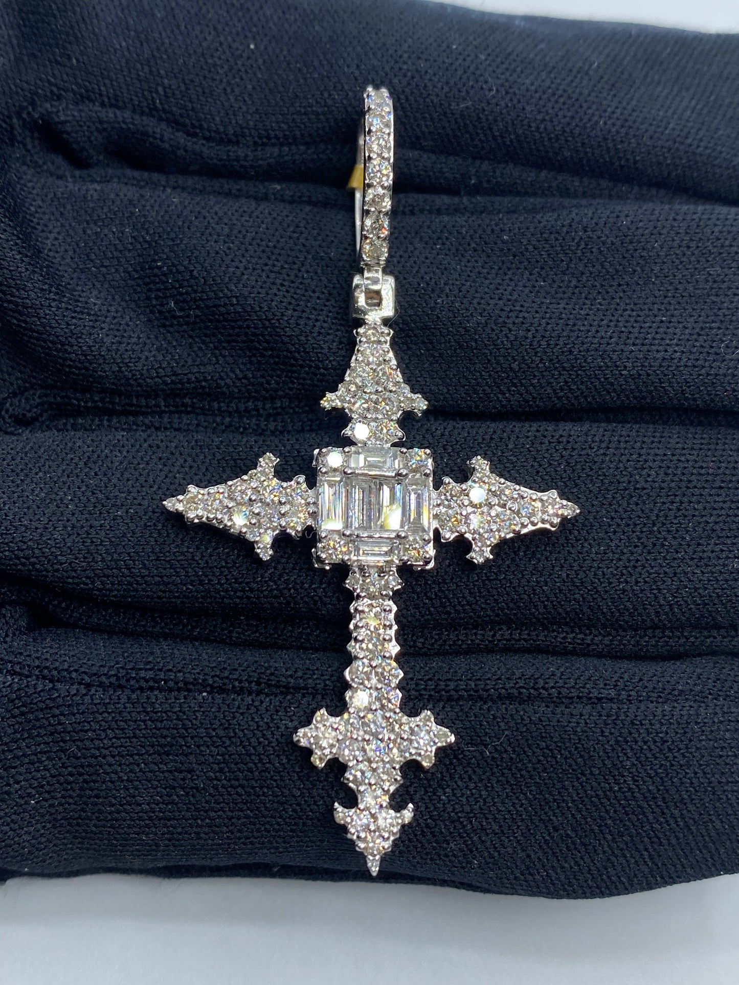 10K Baguette Trefoil Cross Pendant