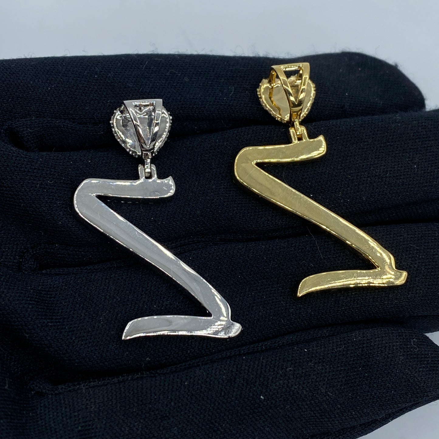 14K Initial Z Script Heart Diamond Pendant