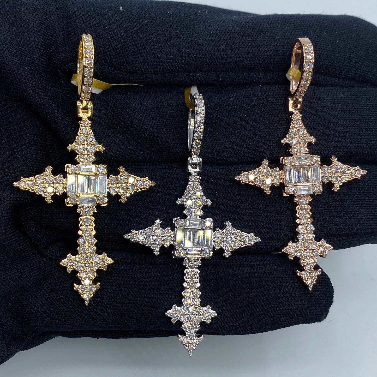 10K Baguette Trefoil Cross Pendant