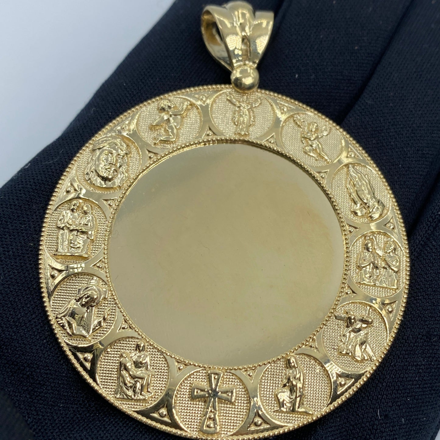 14K Jesus Save Us Circle Picture Photo Pendant