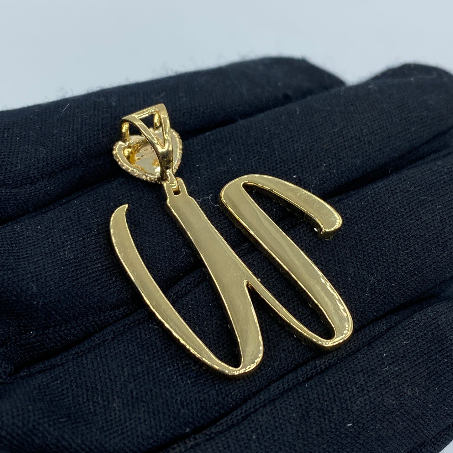 14K Initial W Script Heart Diamond Pendant