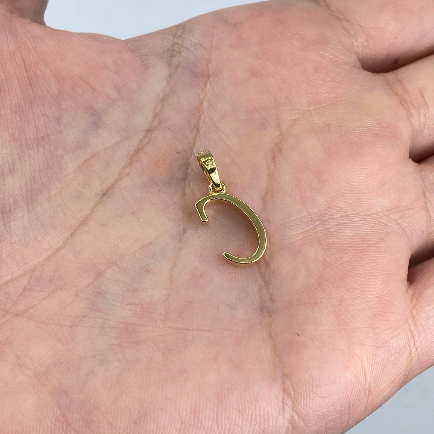 10K Cursive C Initial Diamond Pendant