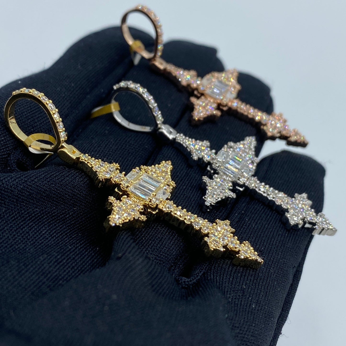 10K Baguette Trefoil Cross Pendant