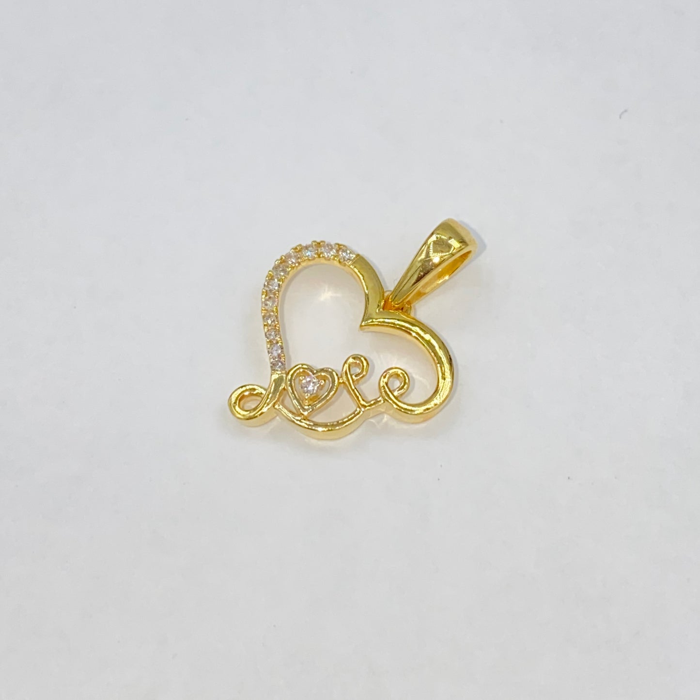 10K Love Heart Diamond Pendant