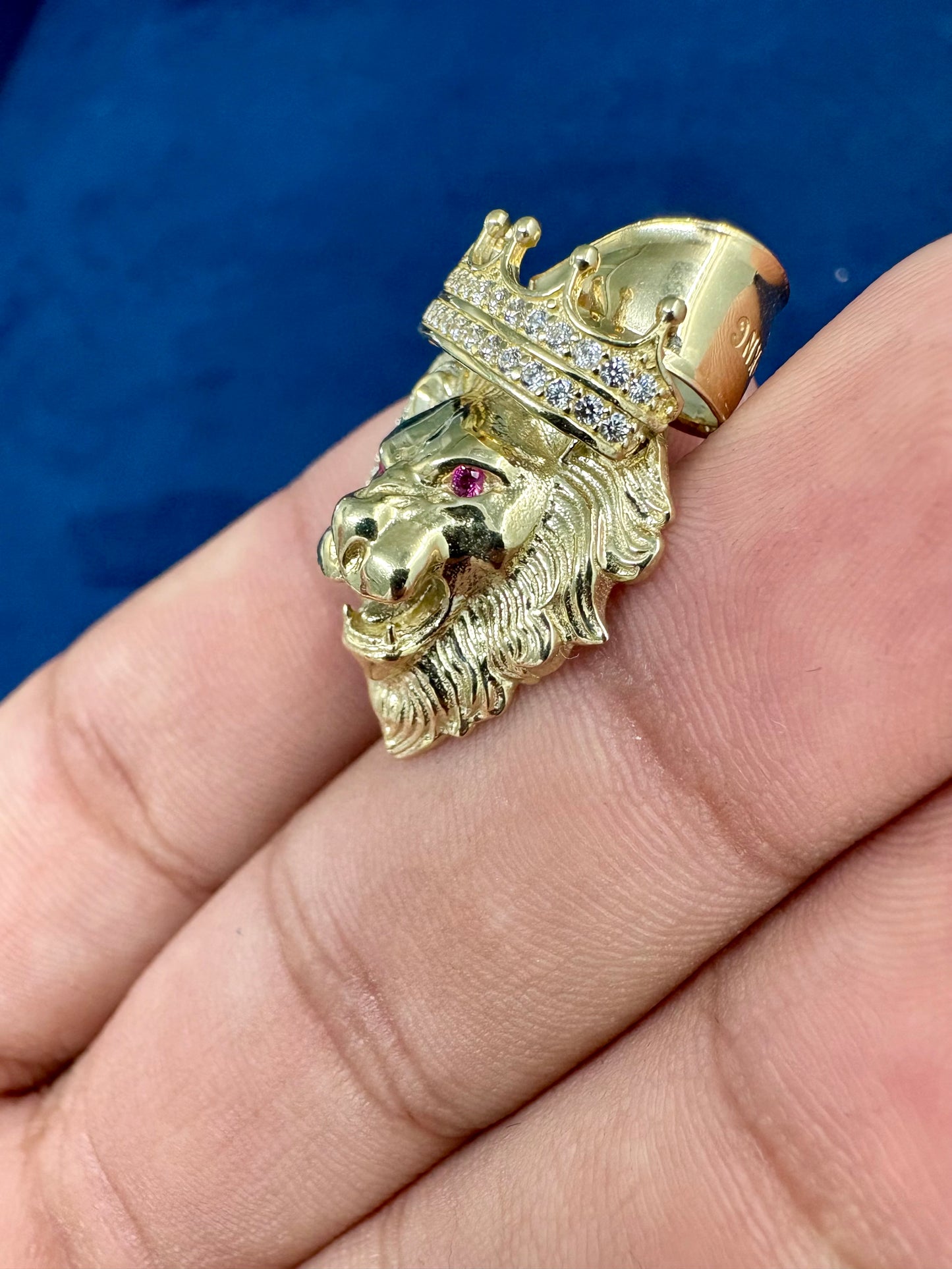 10k Gold Lion Head Pendant